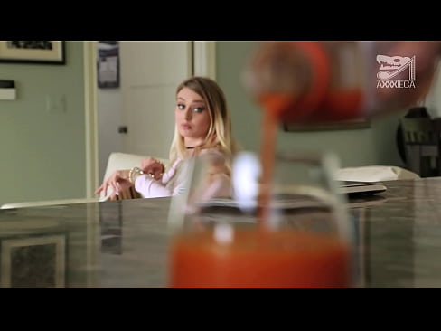 ❤️ Ragazza calda cù tette grandi è figa stretta riceve u cazzo da u perdente, ma assai duru Porno à noi % co.pornodil.ru% ❌